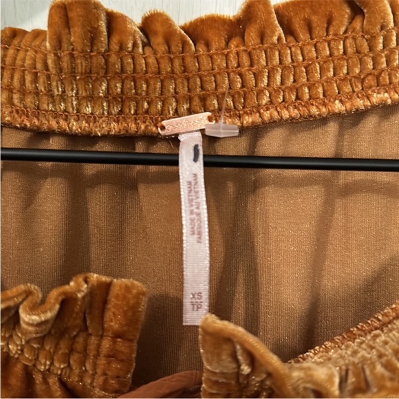 #102. NWOT Free People velvet crop top - Picture 9 of 9